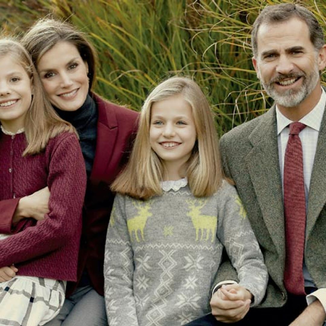 Los Reyes y sus hijas nos felicitan la Navidad