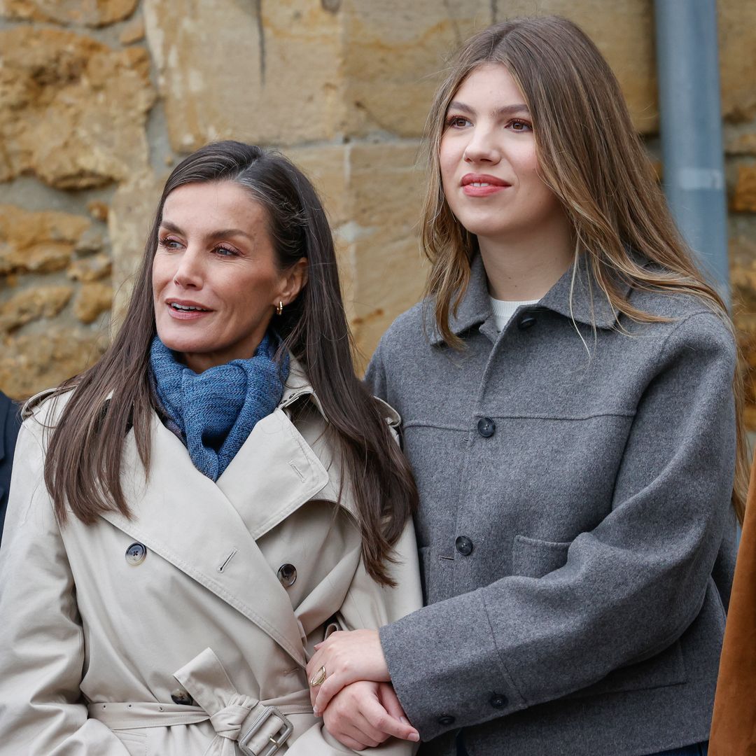 Chaqueta de lana 'oversize', vaqueros anchos y botas negras: el look de la infanta Sofía