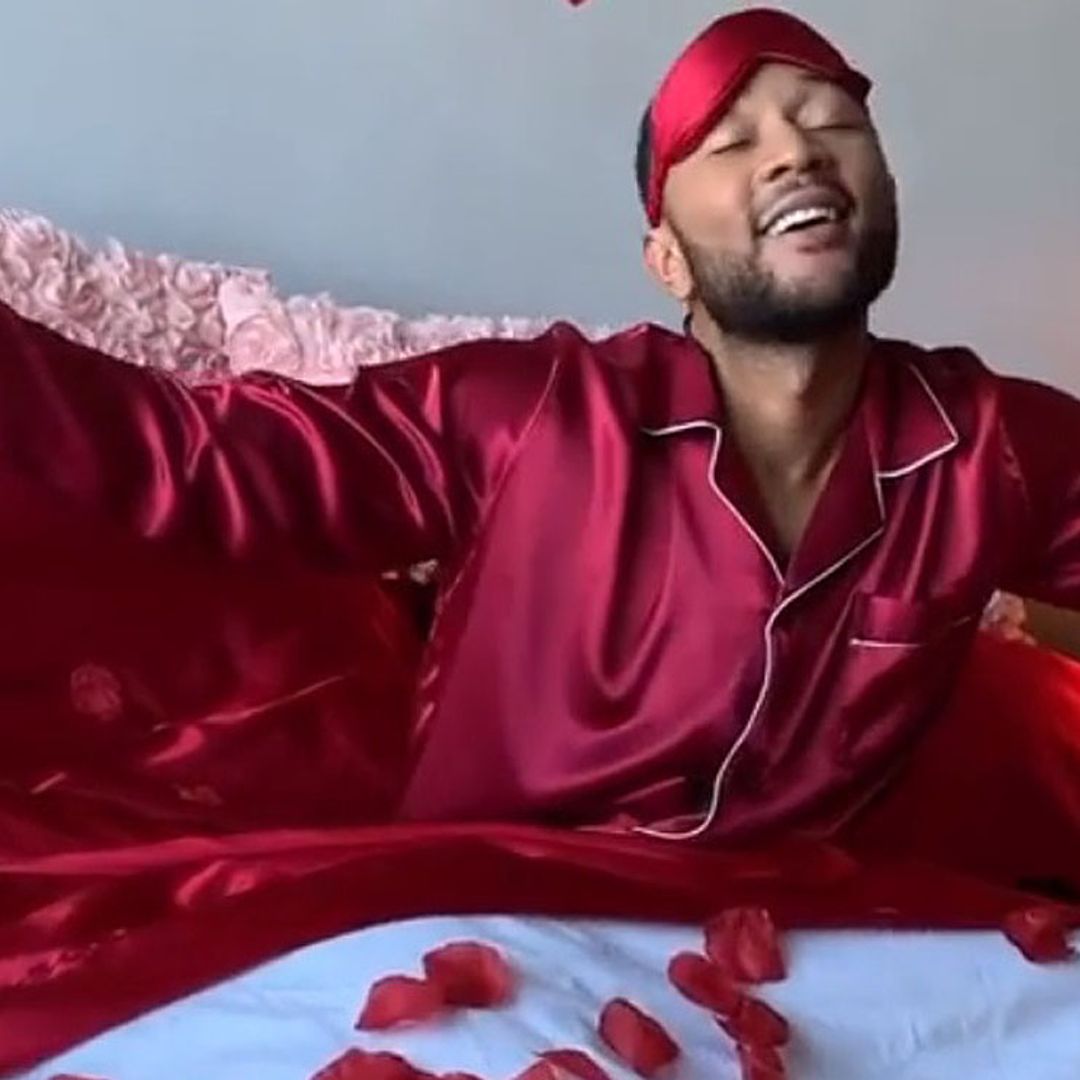 '¡Es la hora!' John Legend da la bienvenida a San Valentín al estilo Mariah Carey