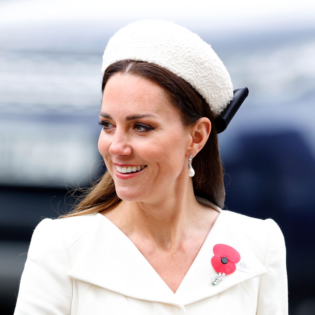 La princesa Kate lució un vestido de novia para el día más importante de la princesa Charlotte