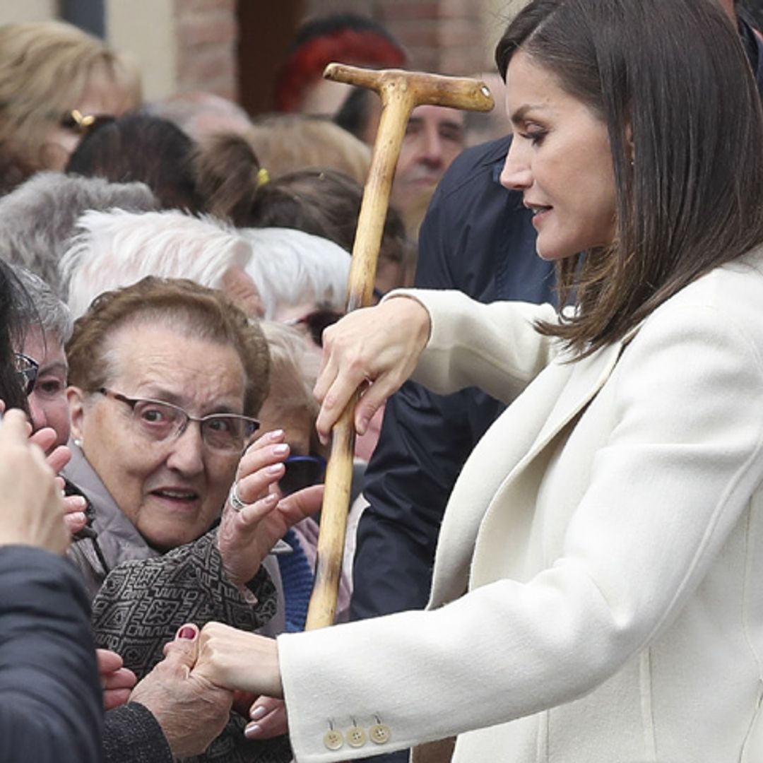 ¡Todo atenciones! Doña Letizia se vuelca con los ciudadanos burgaleses de Lerma