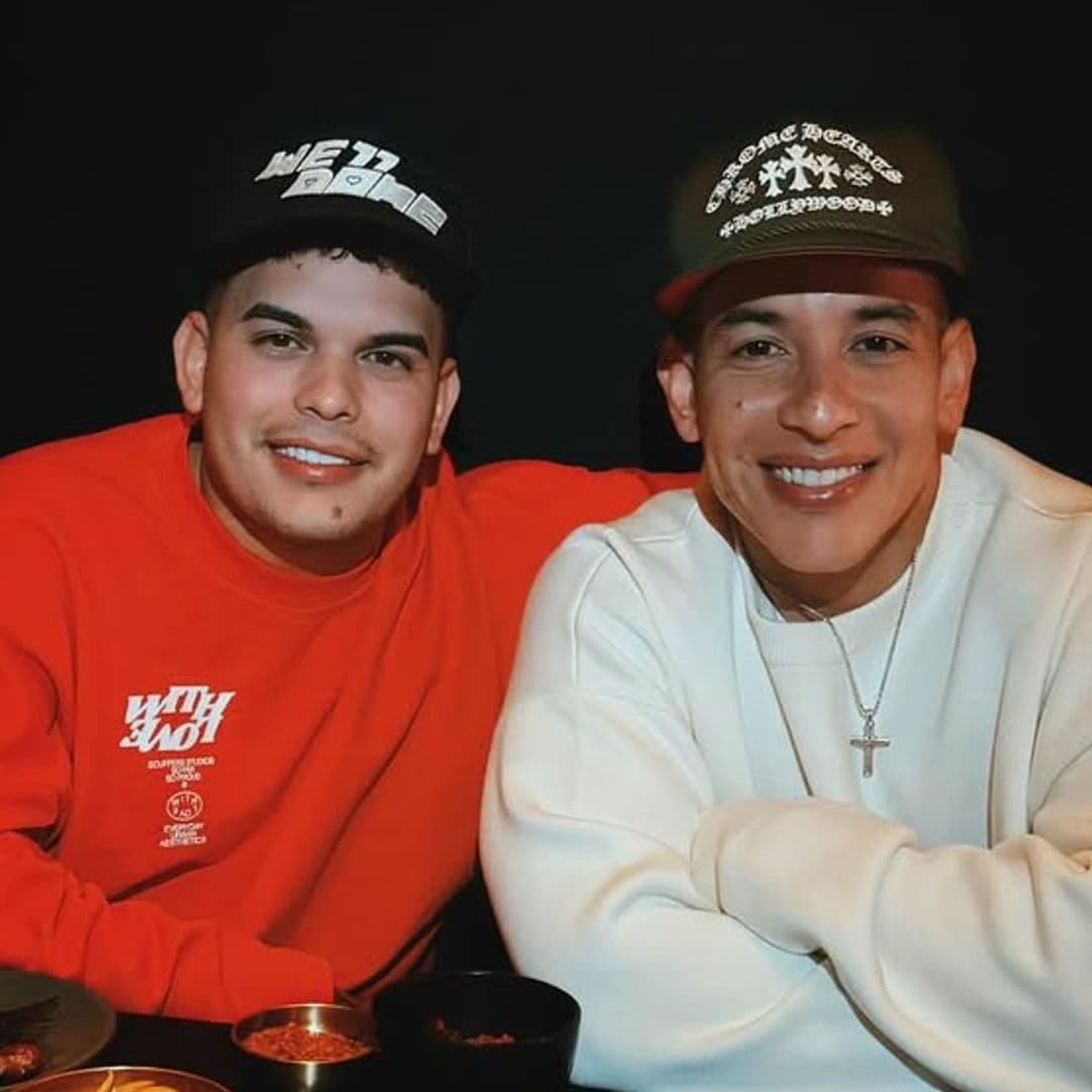 Daddy Yankee celebra en Italia los 27 años de su hijo, Jeremy, junto a J Balvin