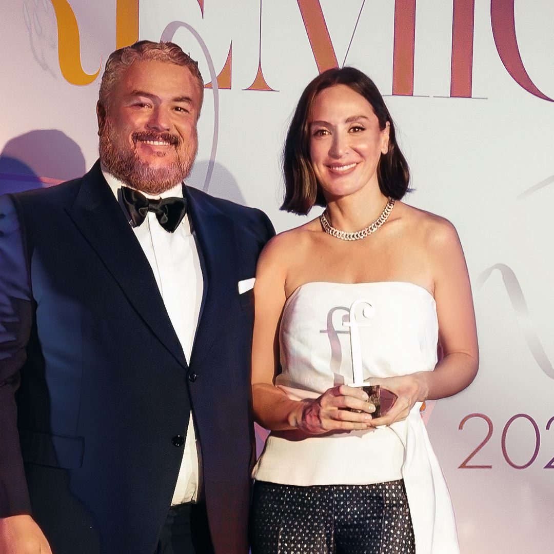 El diseñador Nacho Aguayo con la hija de Isabel Preysler