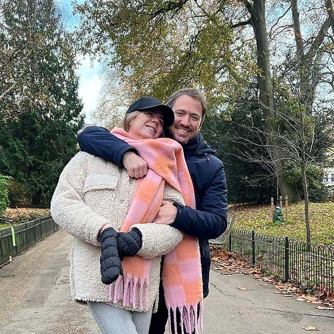 Amelia Bono y Manuel Martos derrochan amor en Notting Hill durante su escapada familiar a Londres