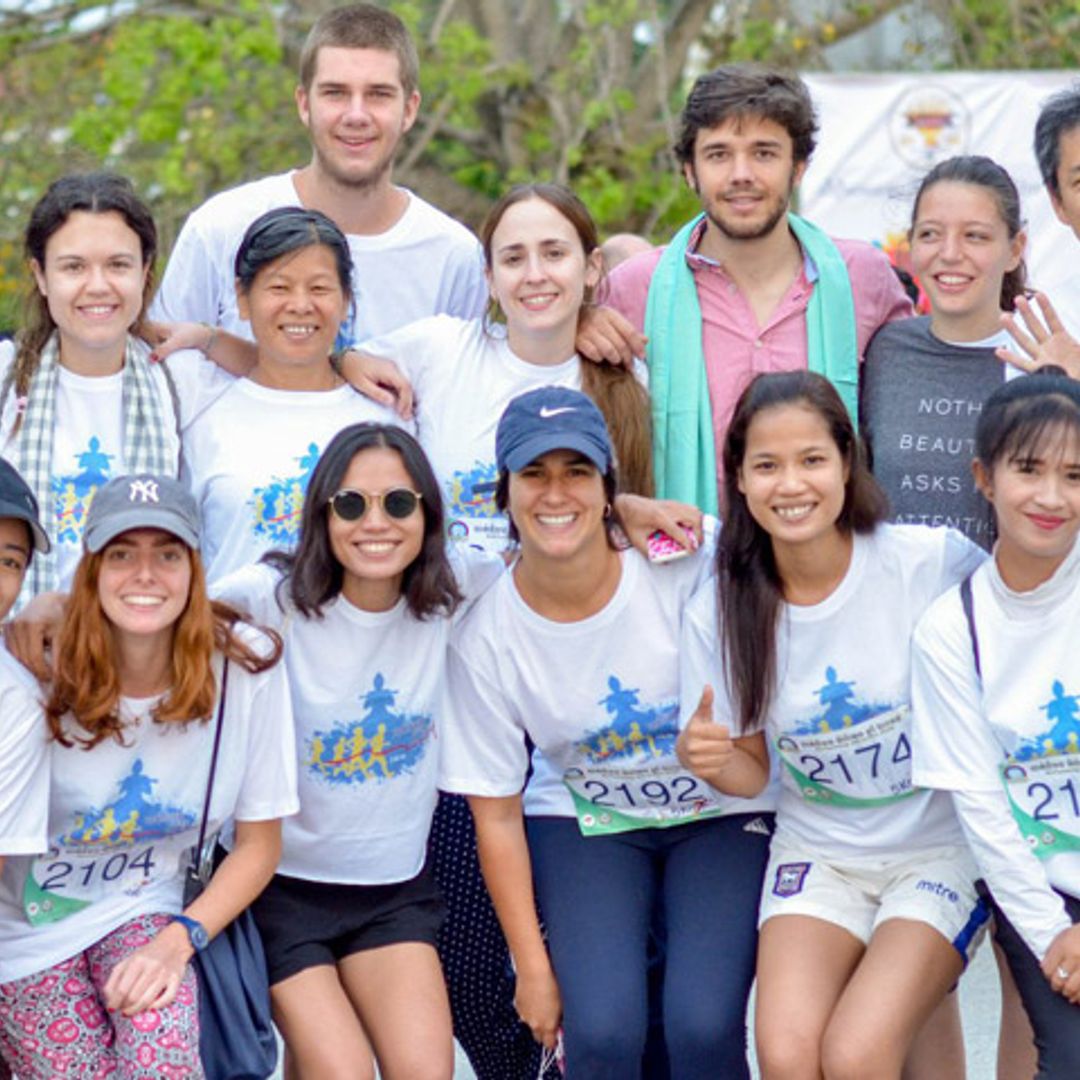Las primeras fotos de Juan Valentín como voluntario en Camboya