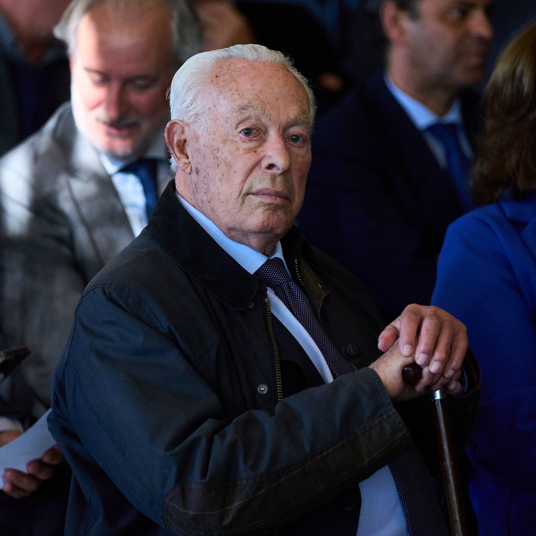 Curro Romero se recupera de una infección por la que permanece ingresado en Sevilla