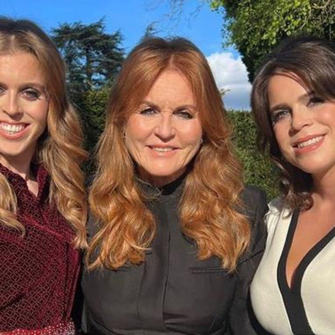 La felicidad de Sarah Ferguson al posar orgullosa con sus dos hijas, Beatriz y una embarazadísima Eugenia