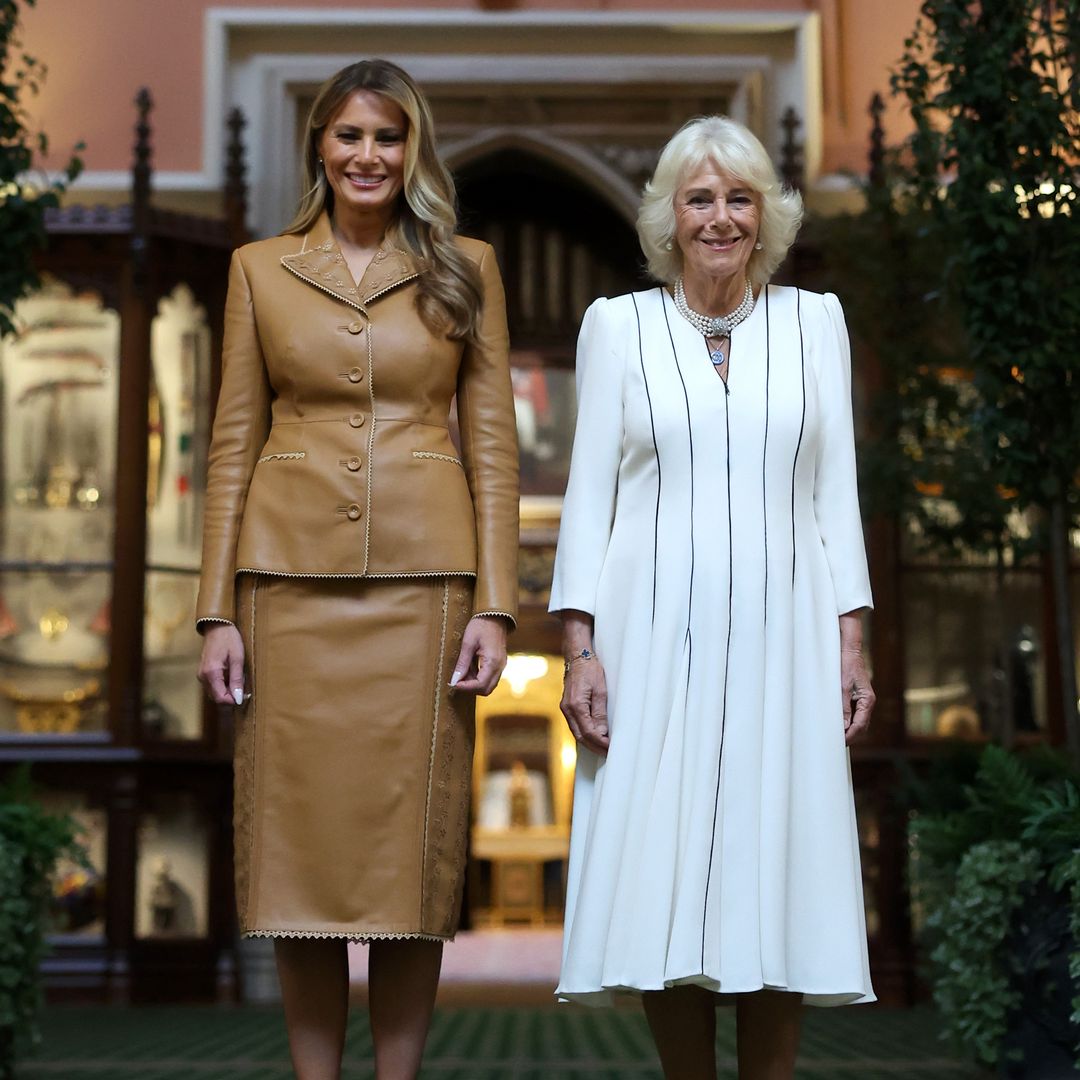 Dos looks opuestos y un mismo color de tendencia: así ha vestido Melania Trump en su mañana en Windsor