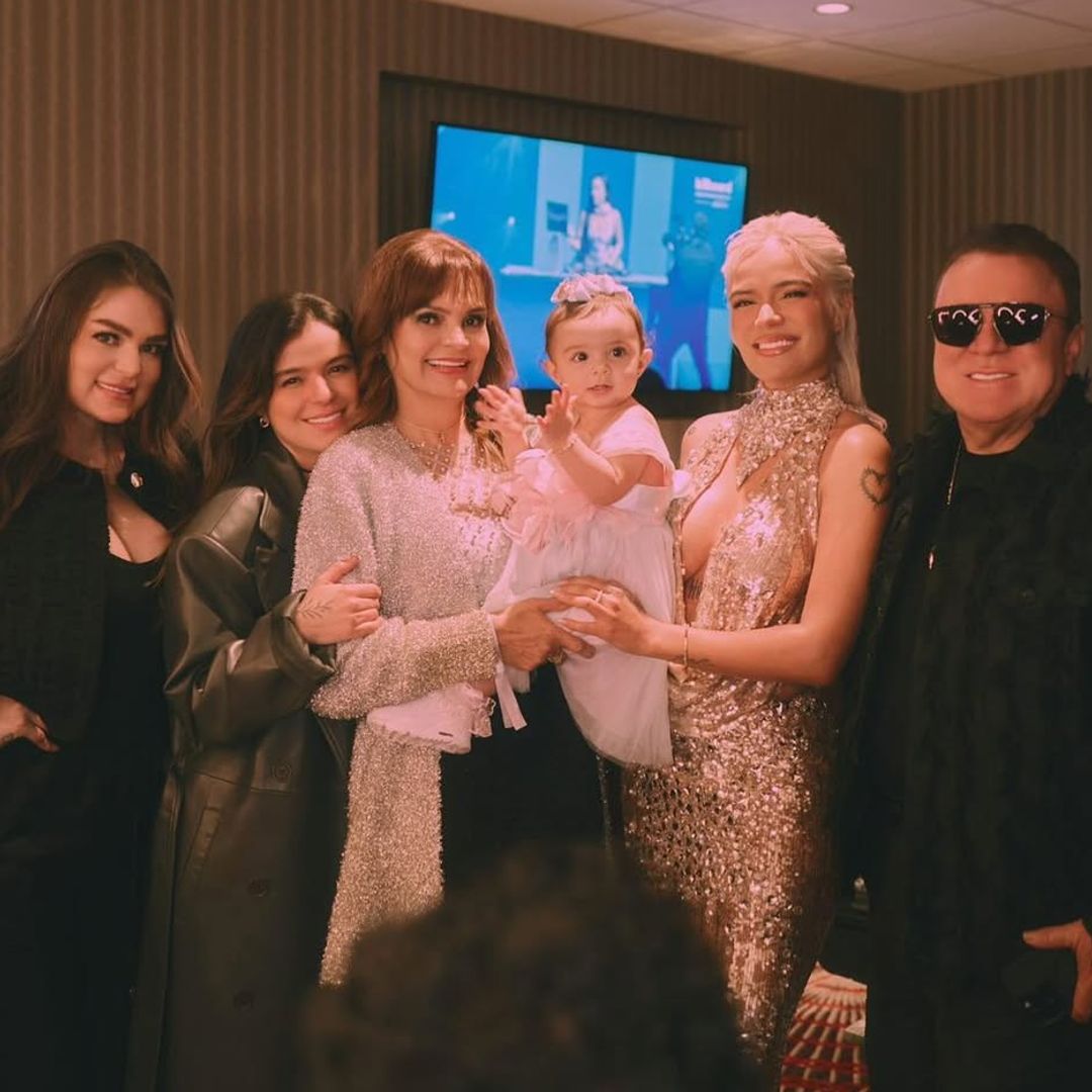 ¿Quiénes son las hermanas y los padres de Karol G?