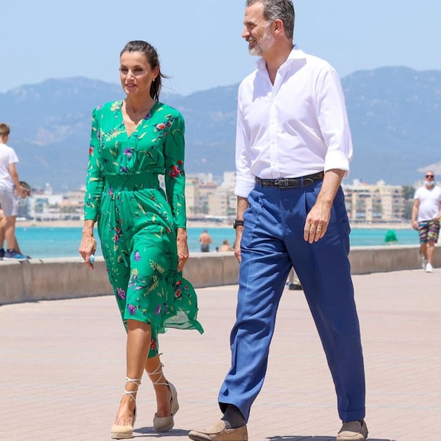 La reina Letizia con alpargatas españolas