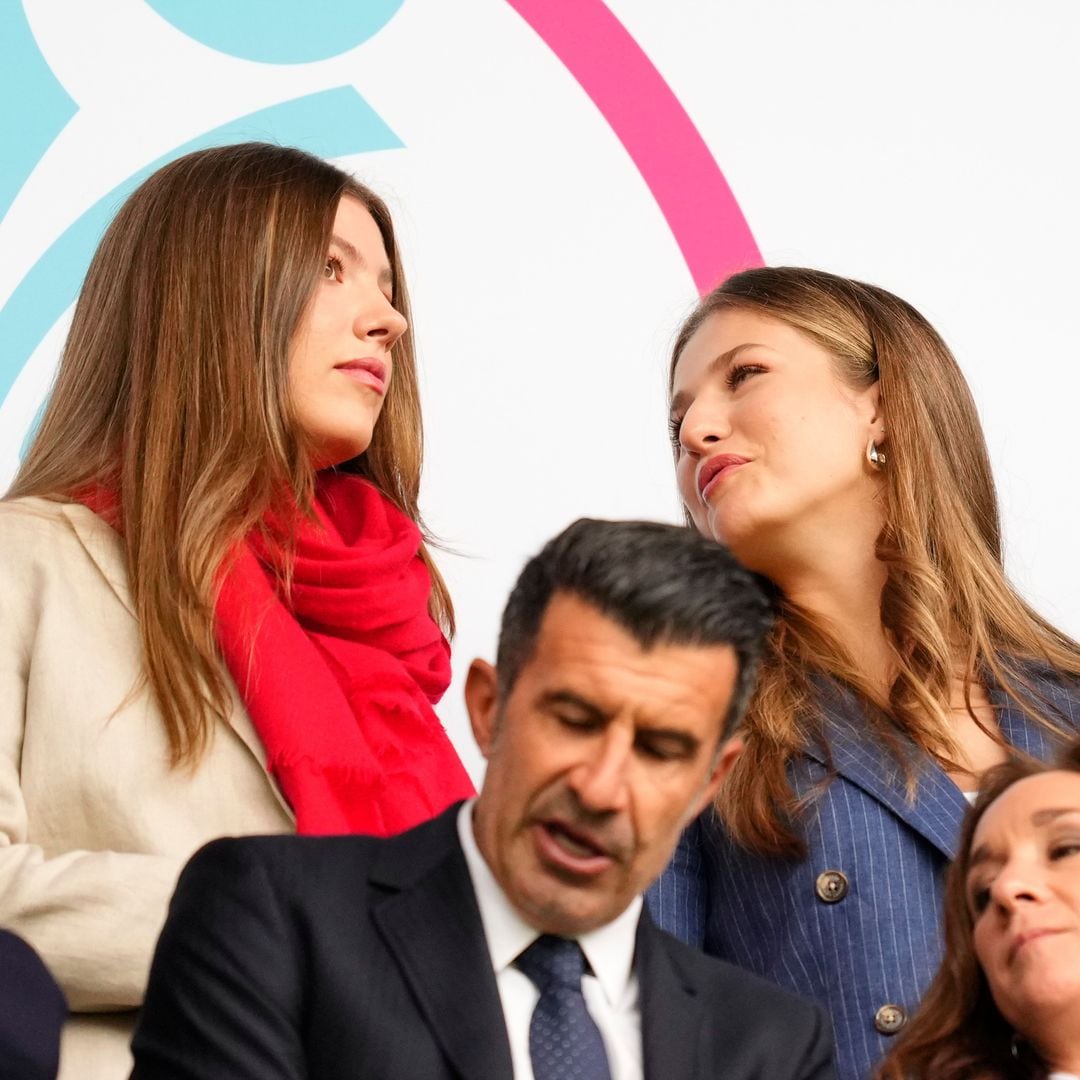 La princesa Leonor y la infanta Sofía animan a la Roja en la final de la Eurocopa: "Es una suerte ver a nuestra selección"
