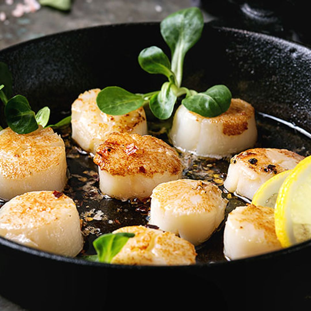 Vieiras a la mantequilla de limón y pimienta