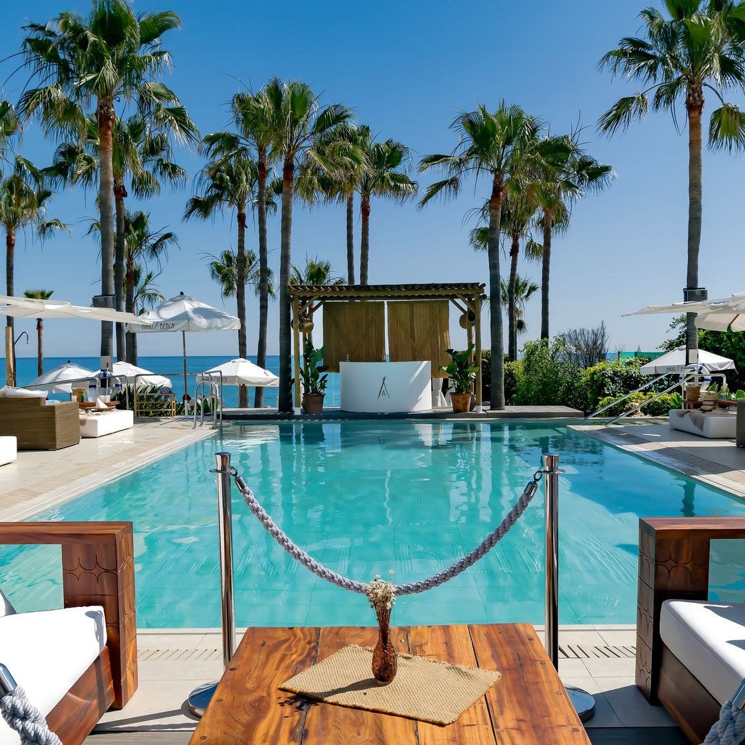 Lujo y exclusividad en un beach club de Marbella
