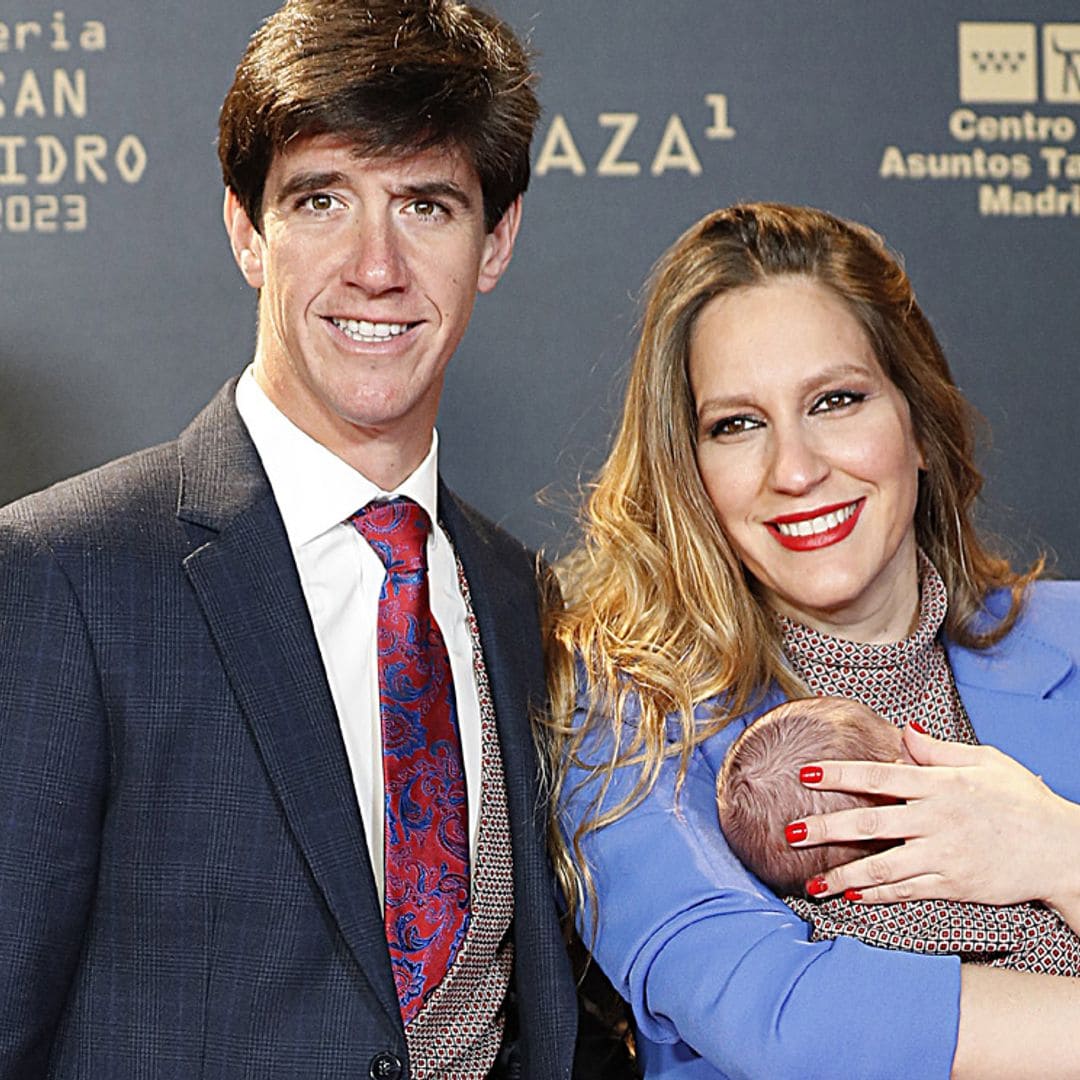 El bebé de la cantante María Toledo, de solo un mes, el gran protagonista de una gala en Las Ventas