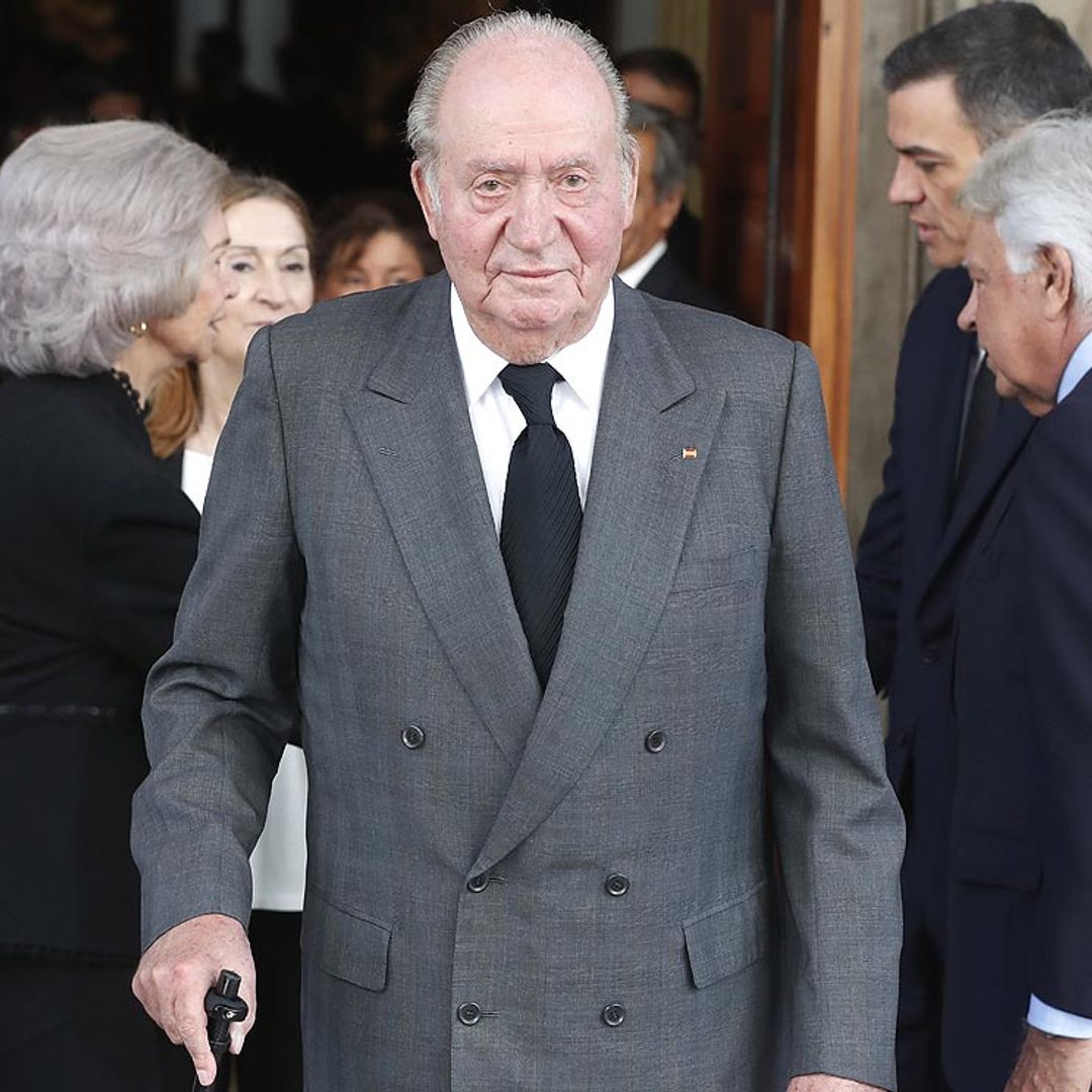 Don Juan Carlos anuncia su retirada de la vida pública