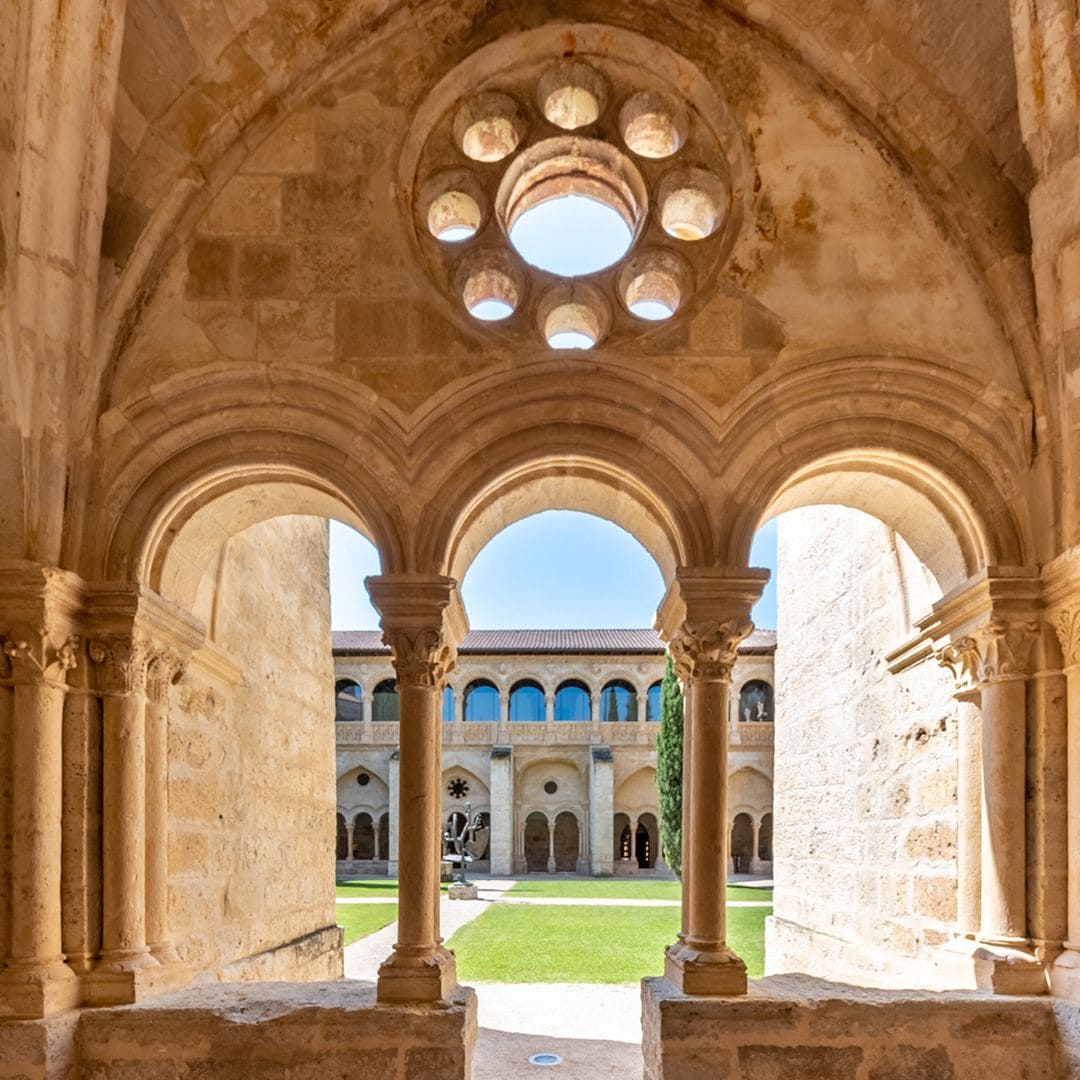 Claustro del monasterio de Santa María de Valbuena, Valbuena de Duero, Valladolid