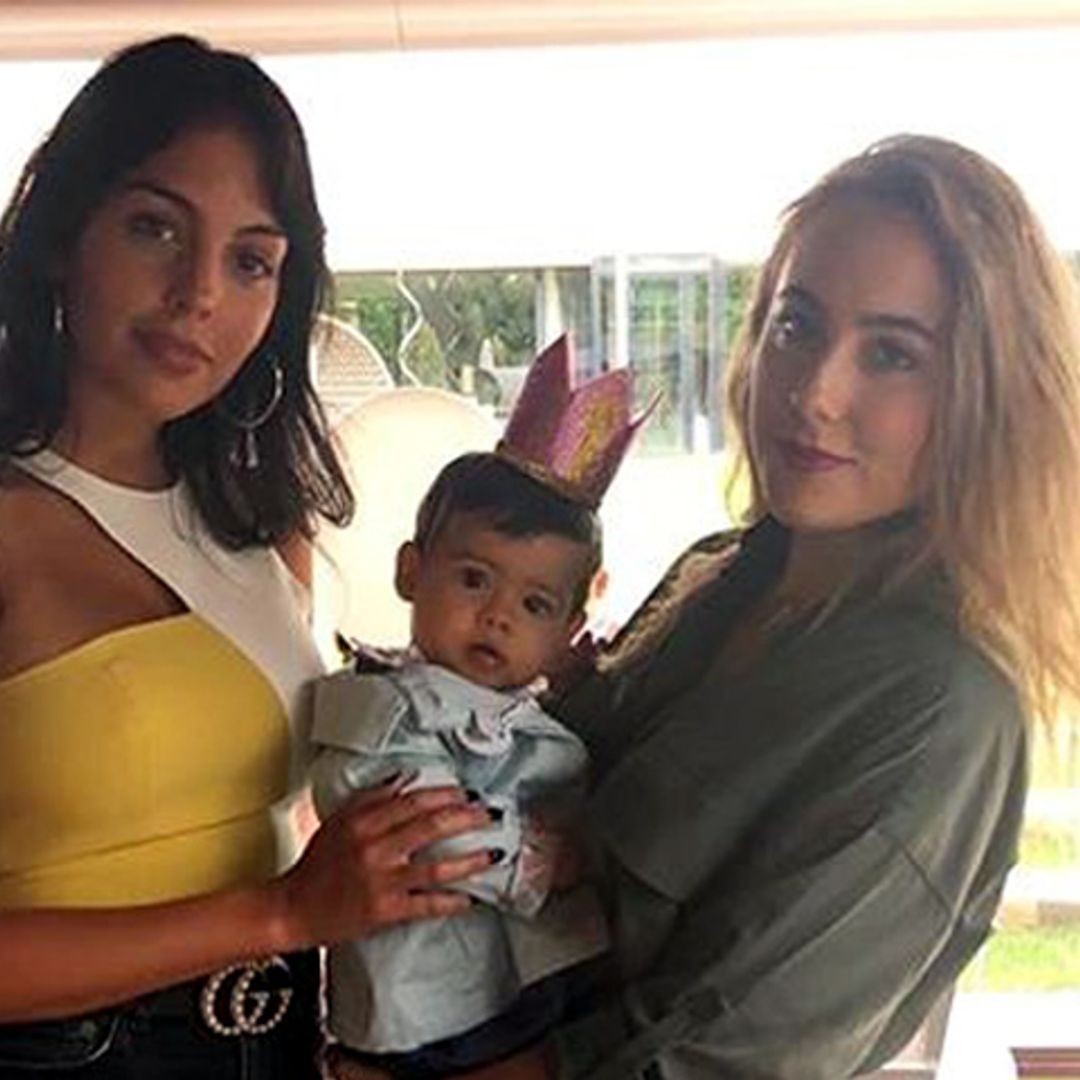 ¡Como dos gotas de agua! Georgina Rodríguez luce el mismo peinado que Eva, la hija de Cristiano Ronaldo