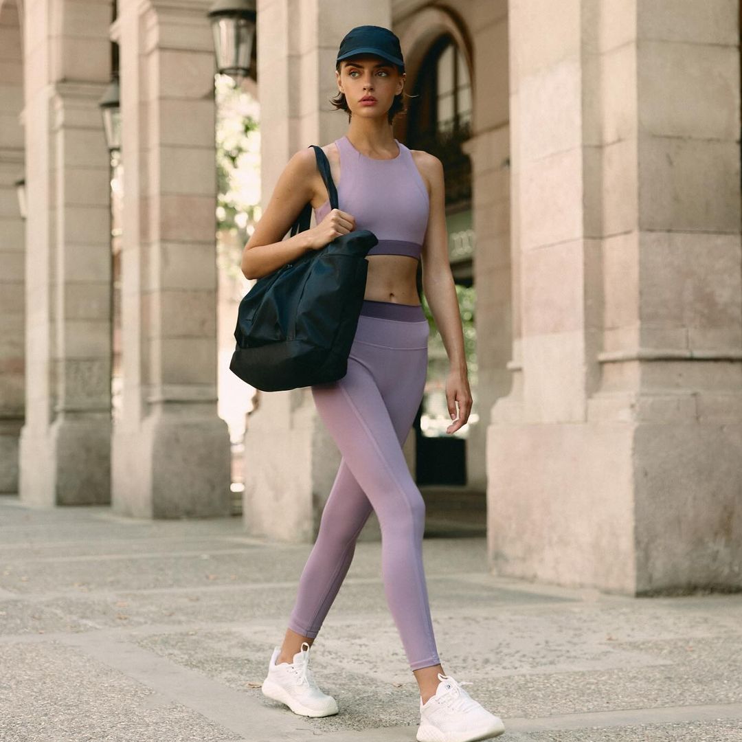 Los 10 conjuntos de deporte de mujer que mejor sientan para volver al gimnasio con ganas