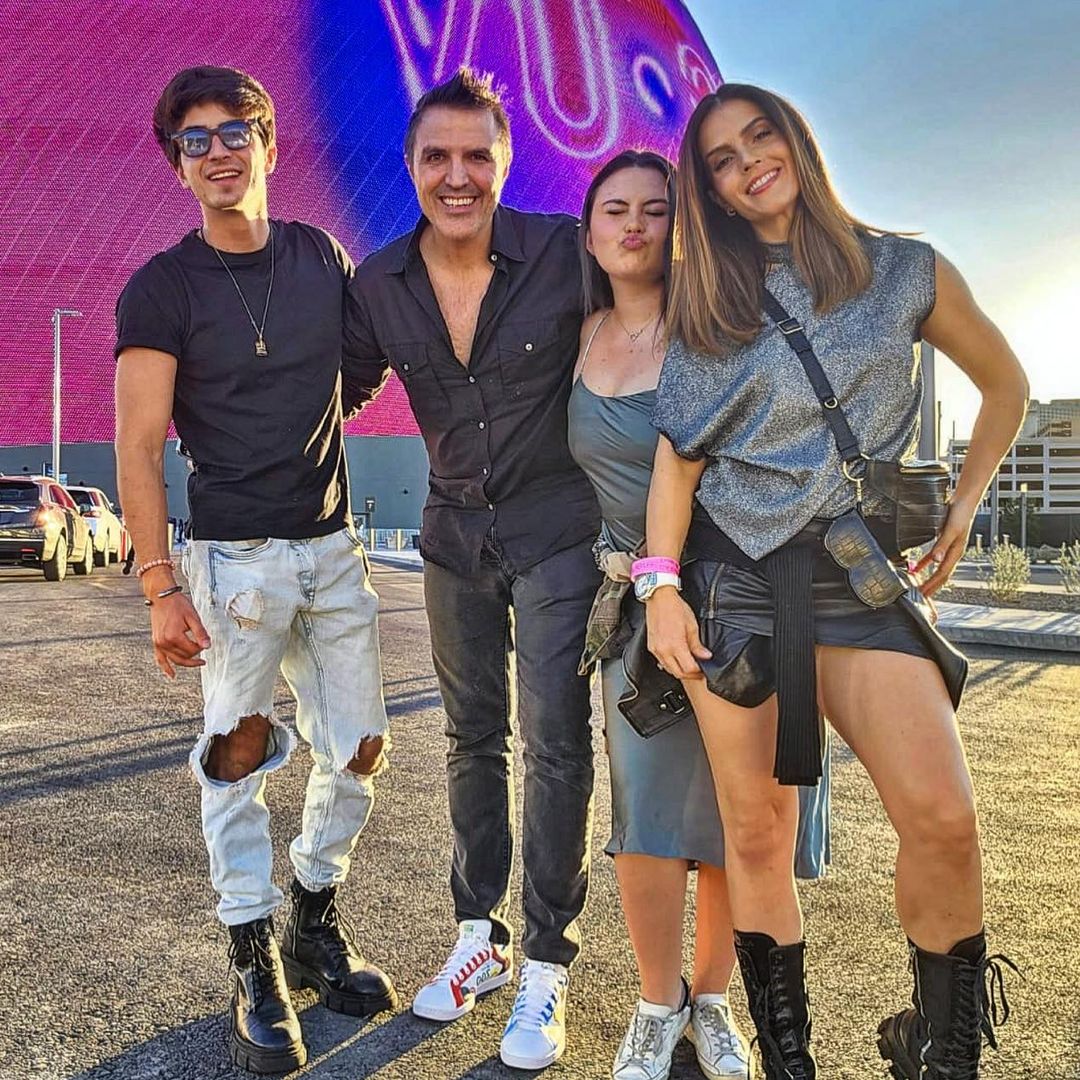 Claudia Álvarez celebra orgullosa el cumpleaños del hijo mayor de su esposo, Billy Rovzar