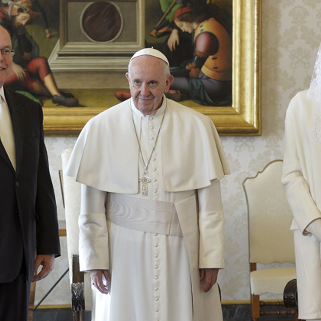 El simpático regalo del Papa para los mellizos de Alberto y Charlene de Mónaco