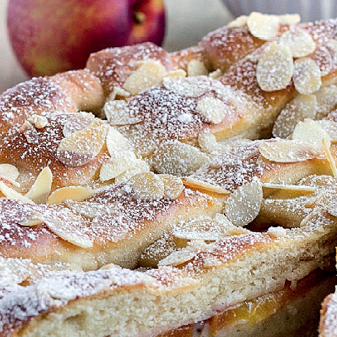 Torta de almendras y nectarinas