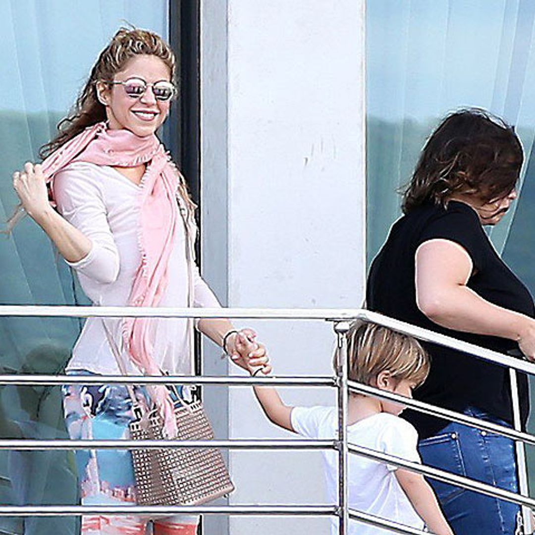 ¡Con los peques por todo el mundo! Shakira continúa su gira mundial acompañada de 'sus pollitos'