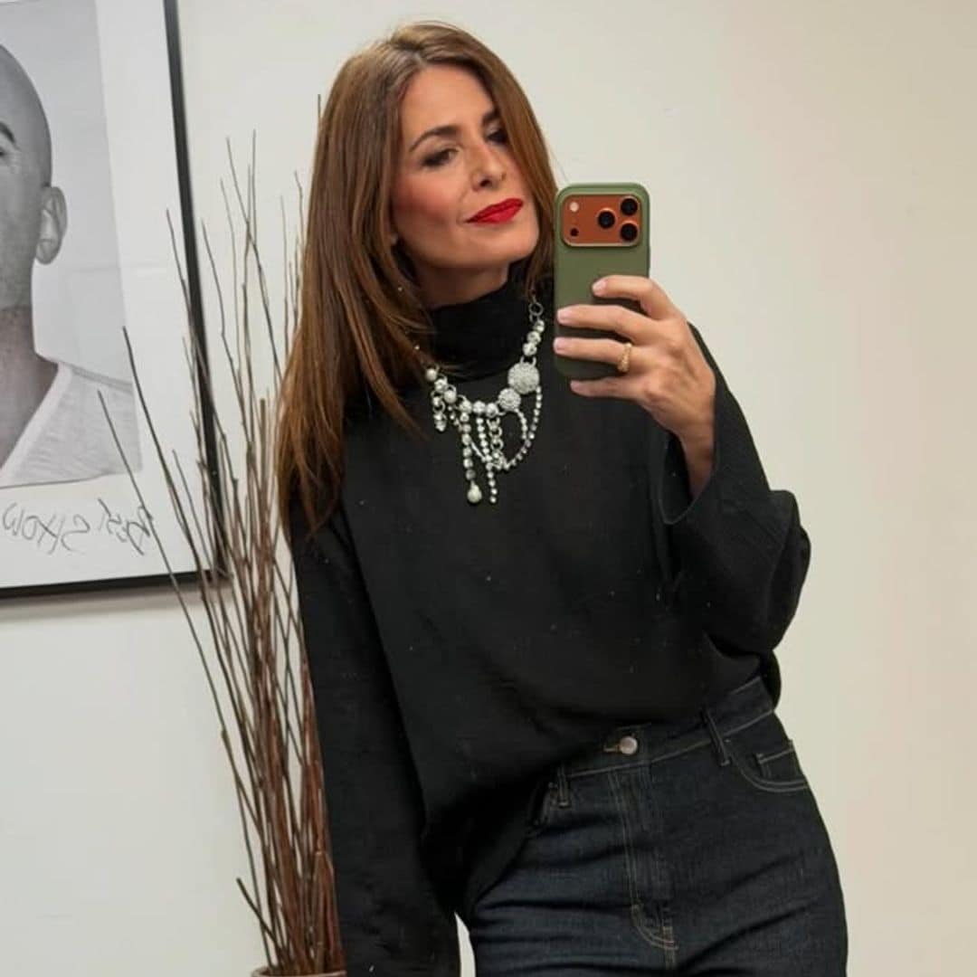 Nuria Roca (53) vuelve al trabajo con los vaqueros más favorecedores de efecto 'piernas infinitas'