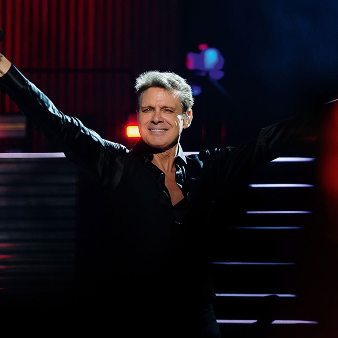 Luis Miguel recibe el cariño de sus fans en su cumpleaños 55