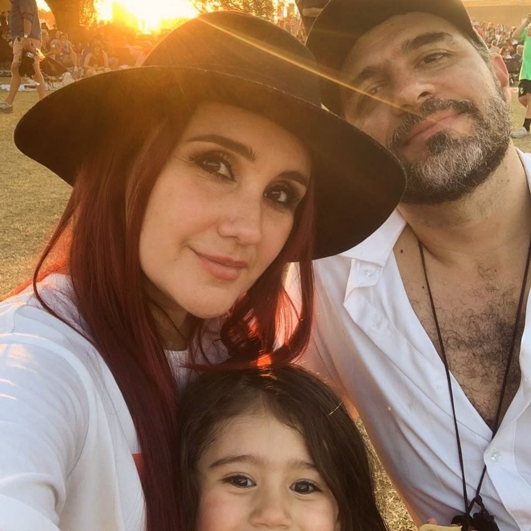 Dulce María celebra los 50 años de su esposo con una romántica declaración de amor