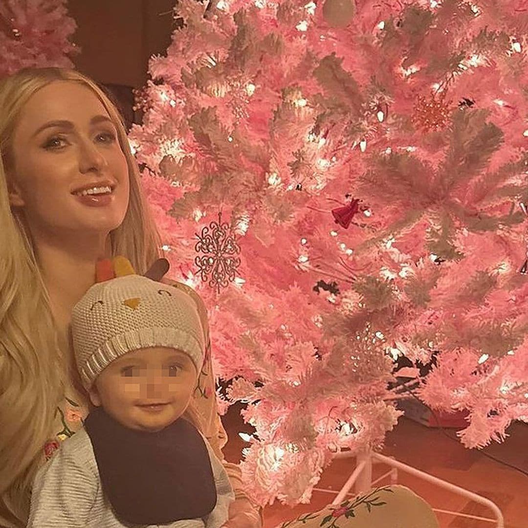 Paris Hilton tiñe de rosa la Navidad para celebrar el nacimiento de su hija London