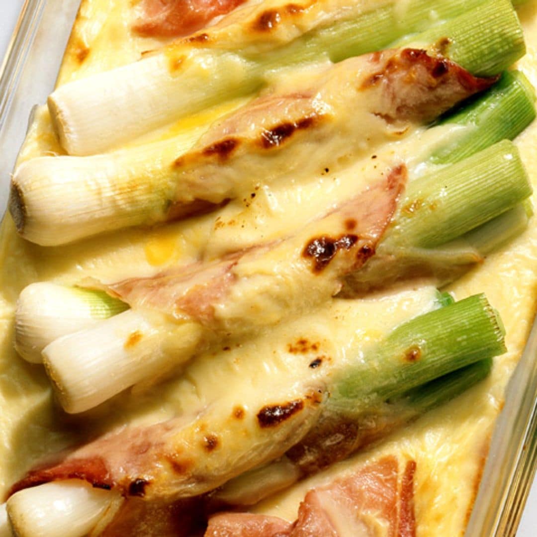Puerros gratinados con jamón serrano