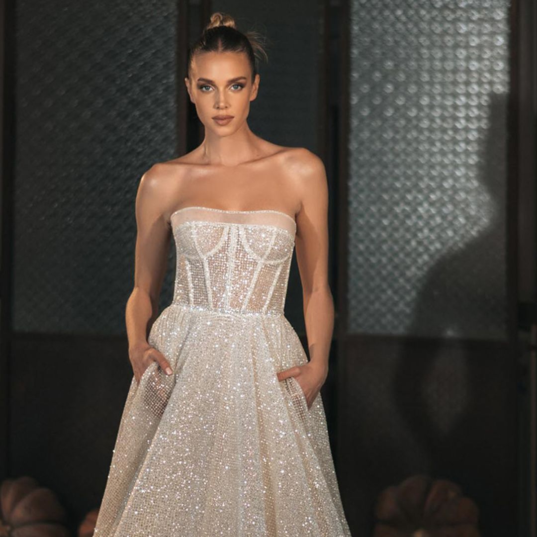 Ser una novia 'sexy' es fácil con los nuevos vestidos deslumbrantes de Berta