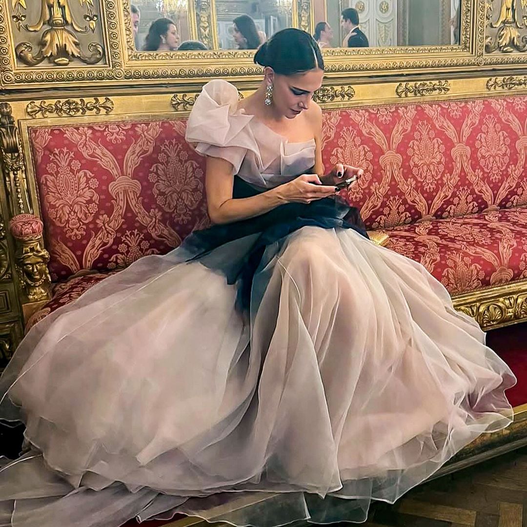 Adriana Abascal con vestido de princesa 