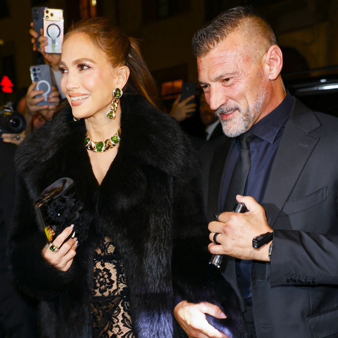Así es el guardaespaldas de Jennifer Lopez que se ha hecho viral: "¡Cásate con él!"