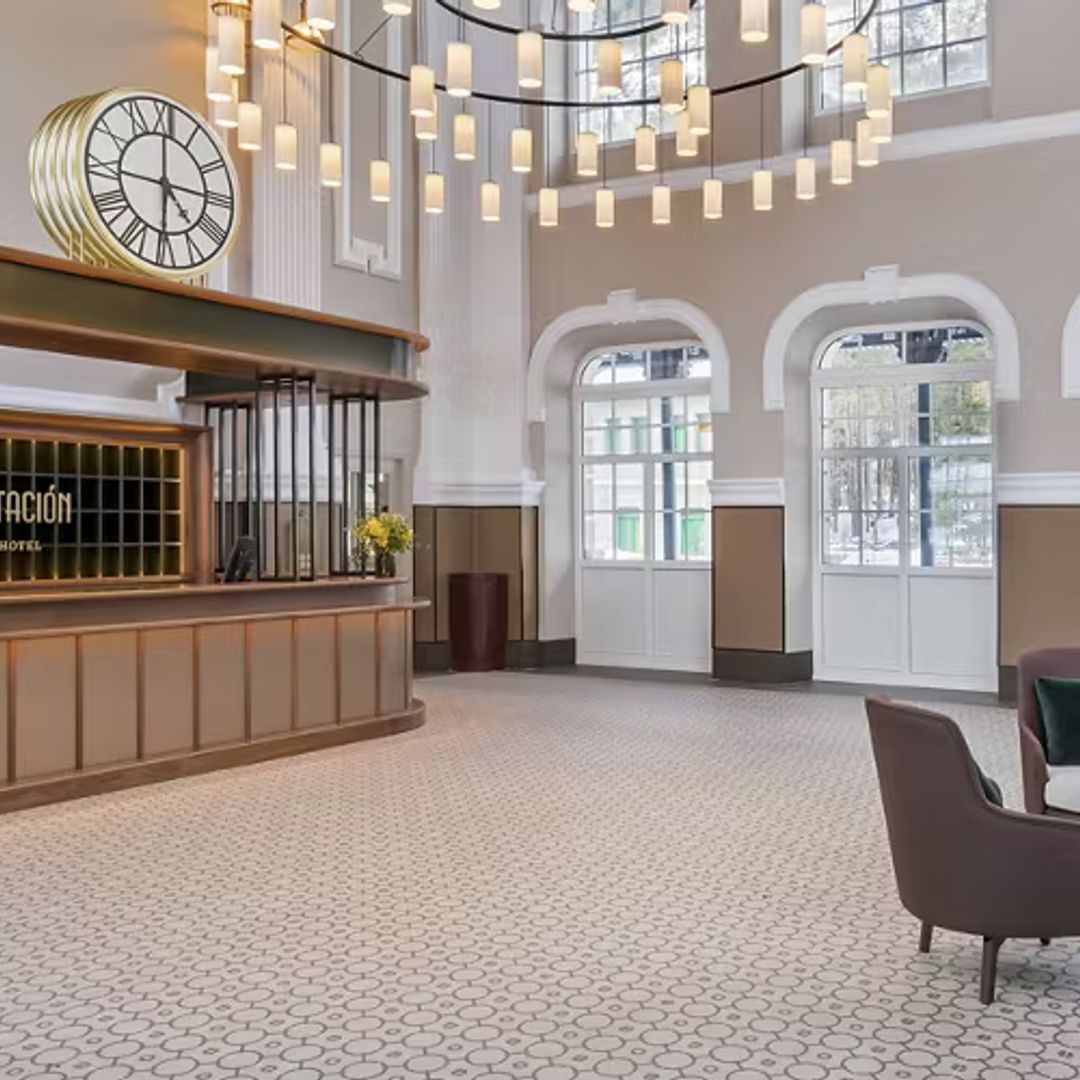 Hall del hotel Canfrac Estación