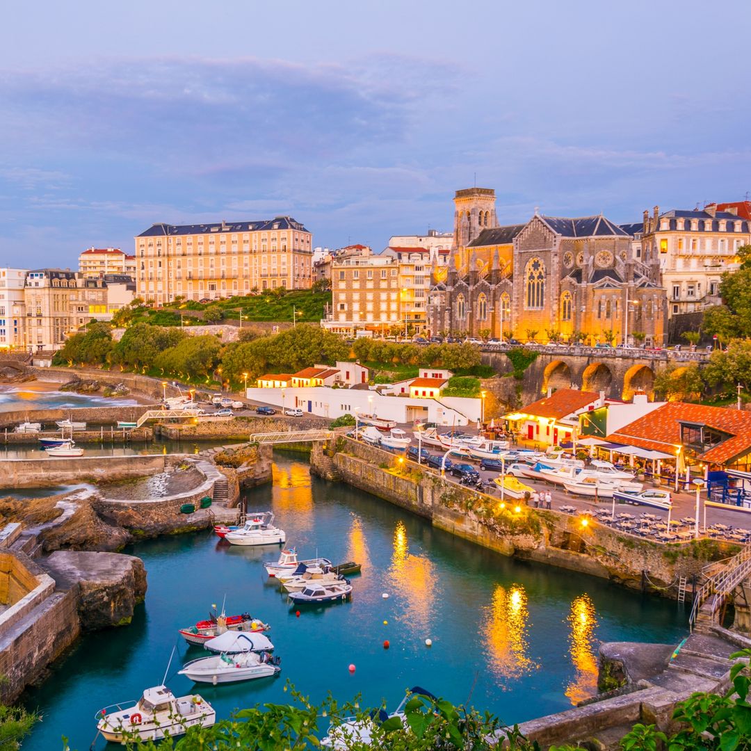 Atardecer en la marina, Biarritz, Francia