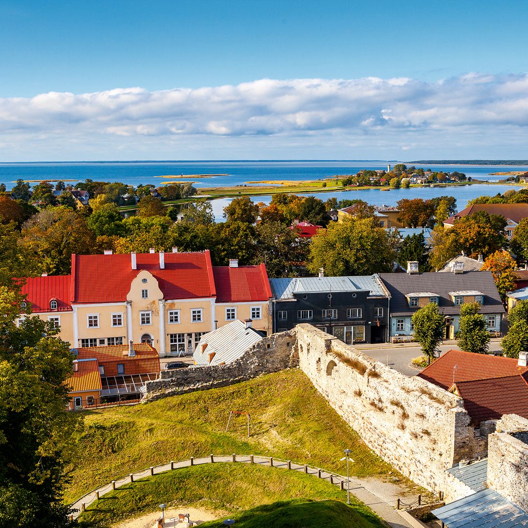 Entre Tallin y el mar Báltico: el road trip por Estonia que descubre islas y algunas de las playas más tranquilas de Europa y pocos conocen