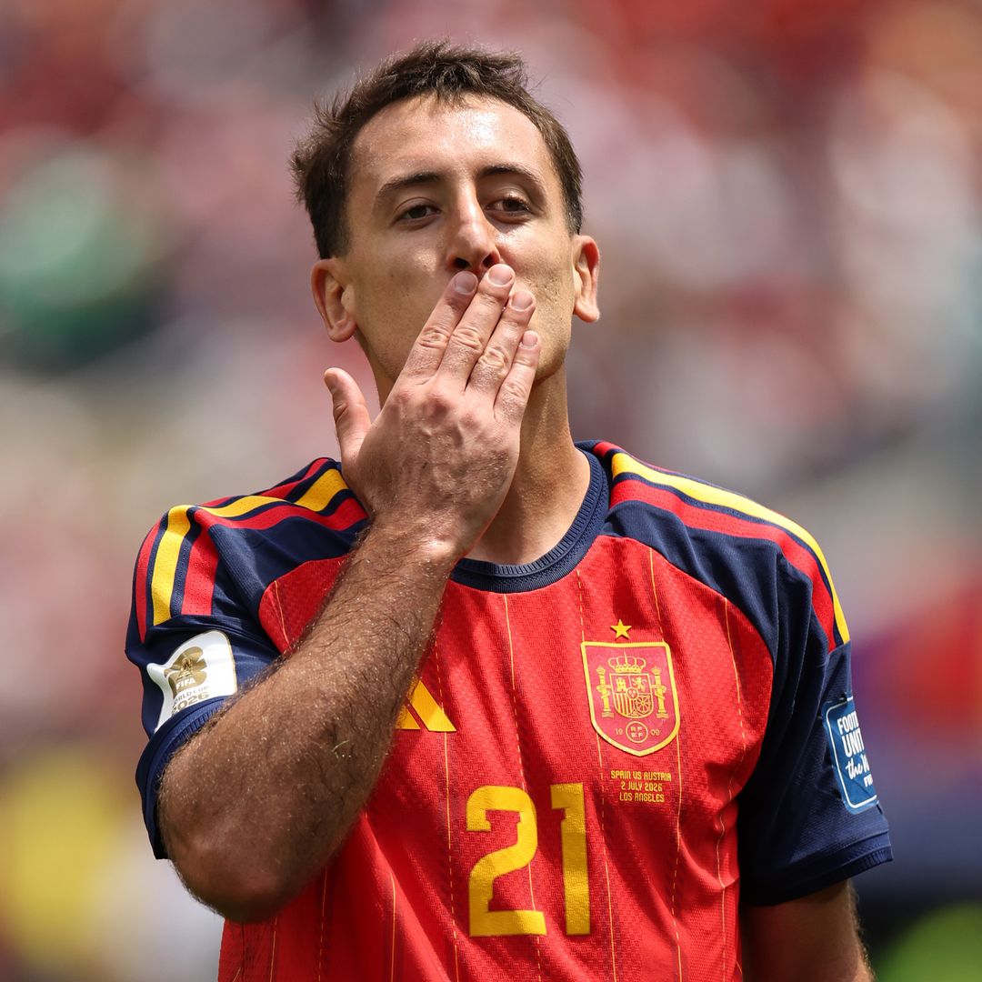 La tierna dedicatoria de Mikel Oyarzabal a su pareja embarazada y a su hijo tras firmar un doblete con España