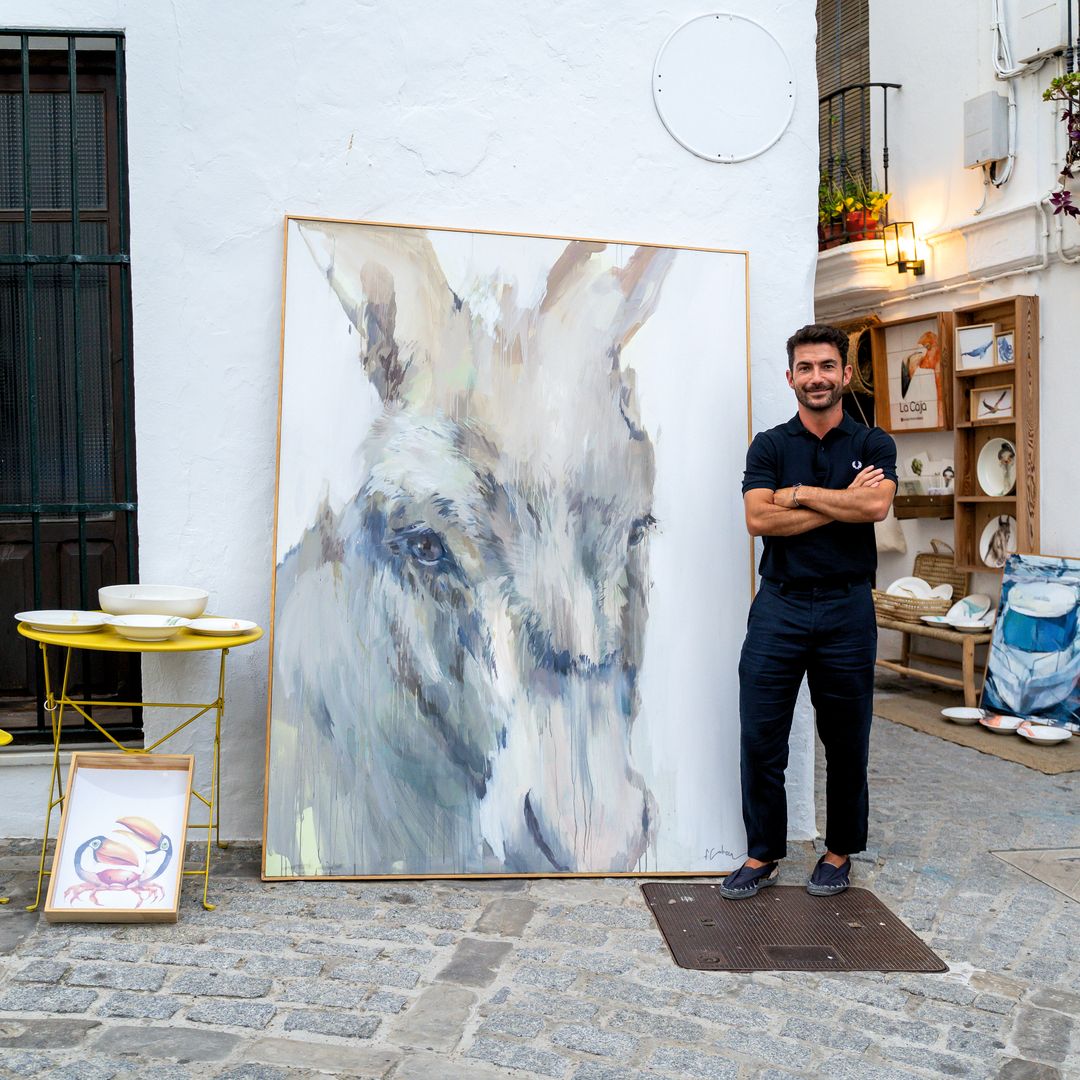 Fran Cabeza en su estudio-tienda La Caja, Vejer de la Frontera, Cádiz