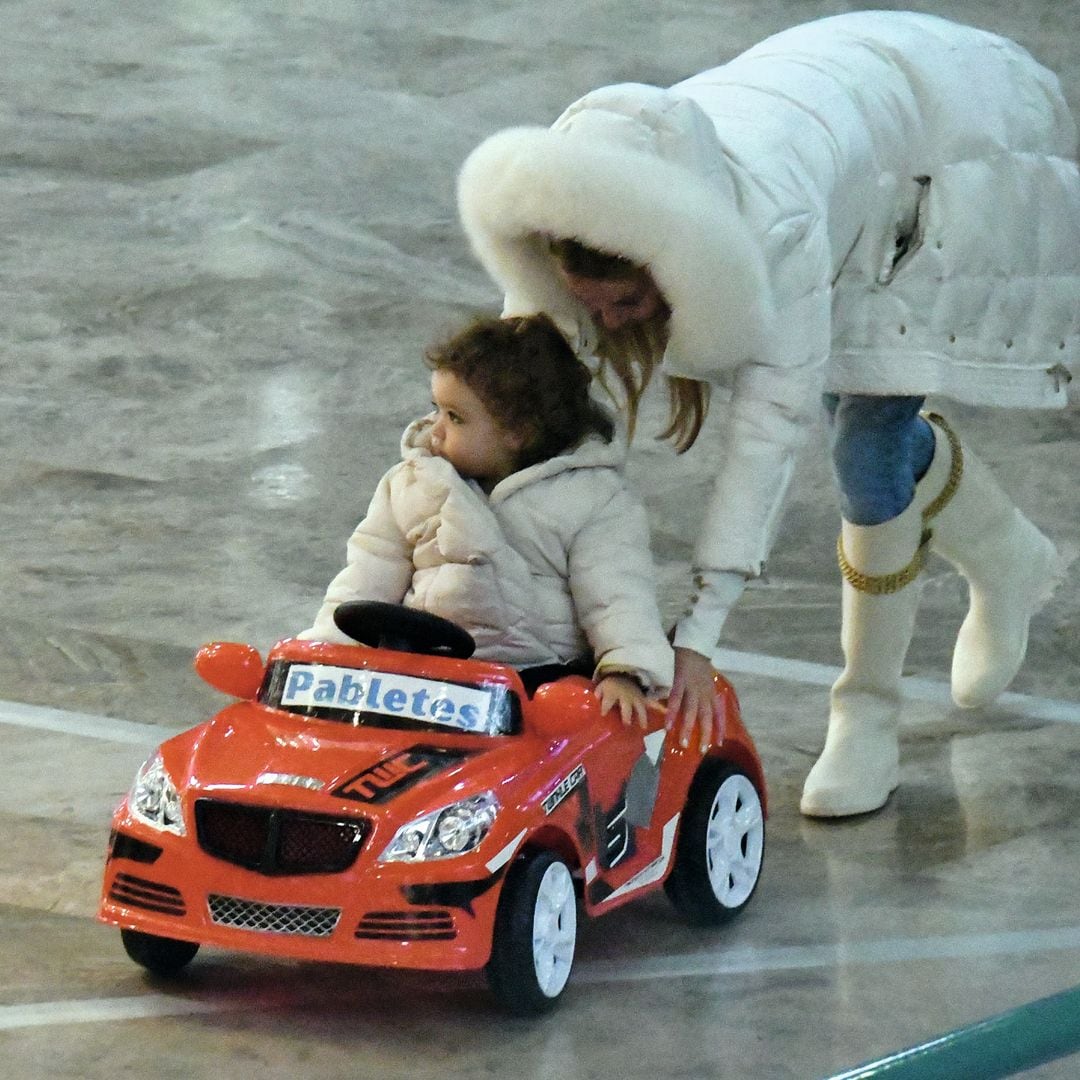 Ana Obregón jugando con Anita