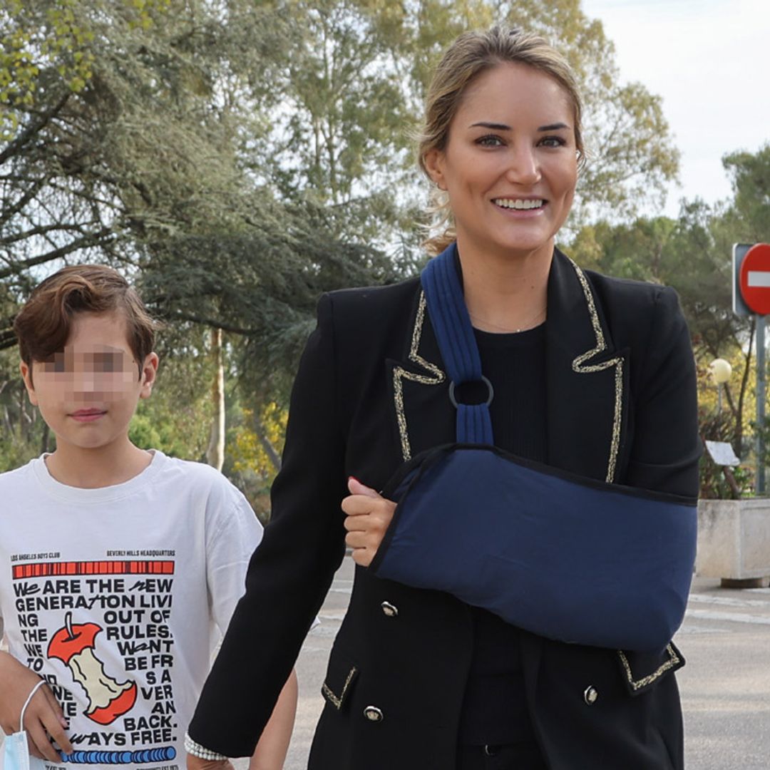 Alba Carrillo sufre una aparatosa caída en televisión y acaba en el hospital
