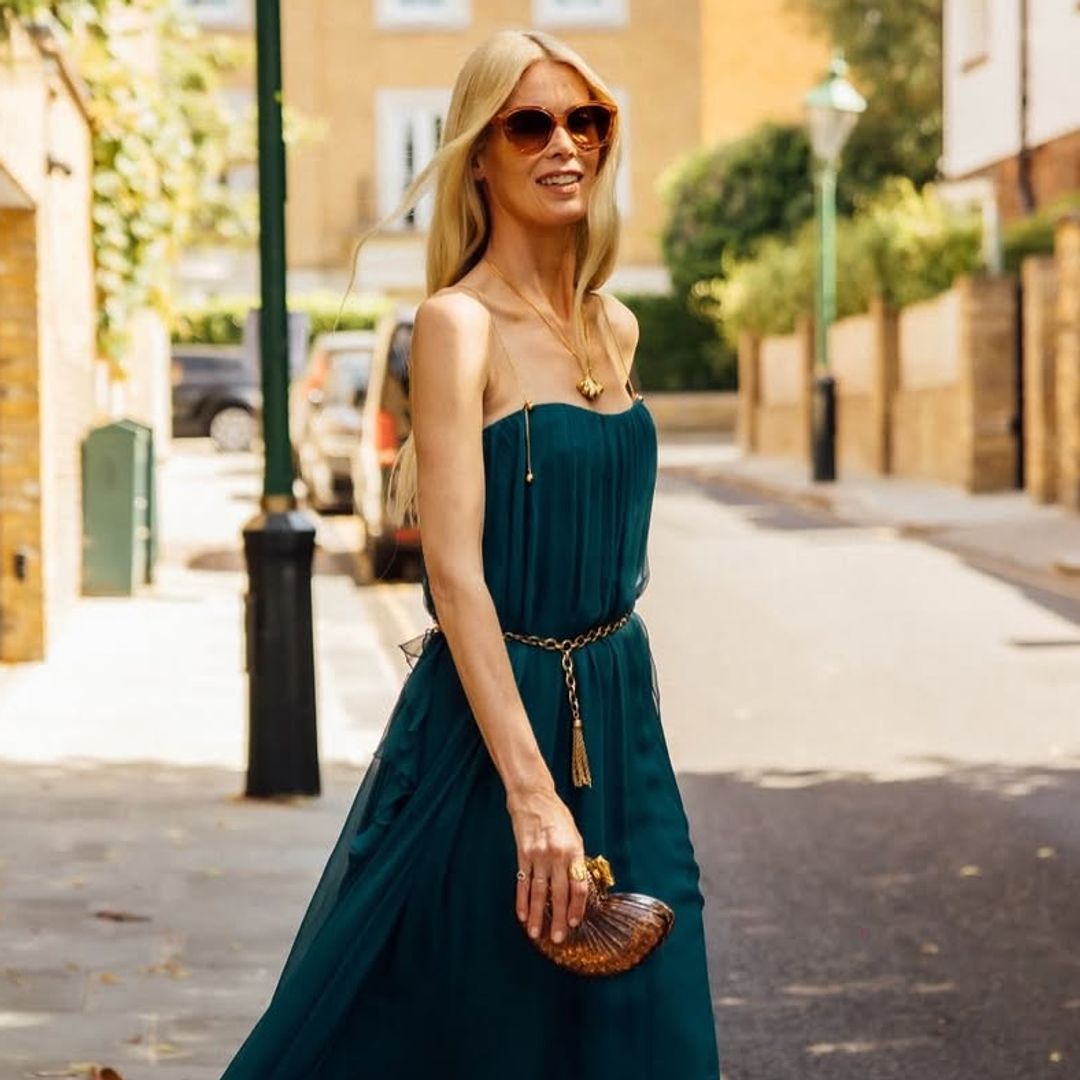 Claudia Schiffer se transforma en una ninfa marina para una boda en Londres: "Es el vestido de invitada perfecto"