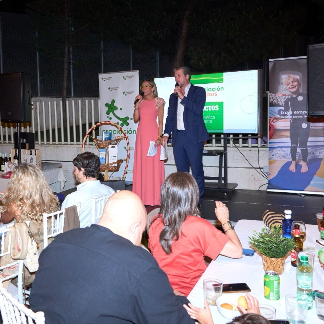 La V Cena de Napsis bate récord: una noche de solidaridad y 'superpoderes' para Roma y los niños con parálisis cerebral