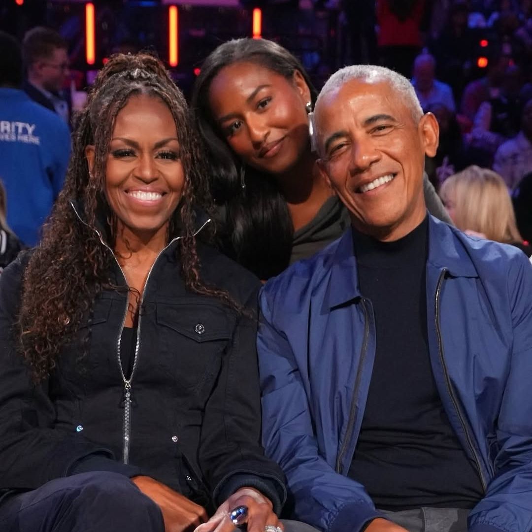 Barack y Michelle Obama celebran el cumpleaños 25 de Sasha, su hija menor