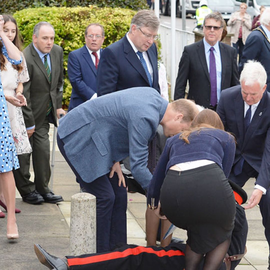 La accidentada visita de los Cambridge… ¡Guillermo de Inglaterra al rescate!