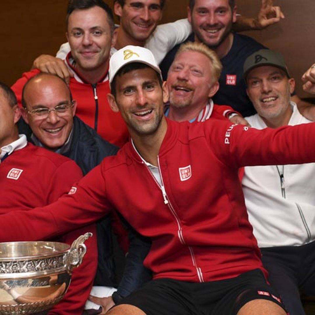 Djokovic cantando 'A mi manera' y 'Volare' tras su triunfo en Roland Garros ¡Tienes que verlo!