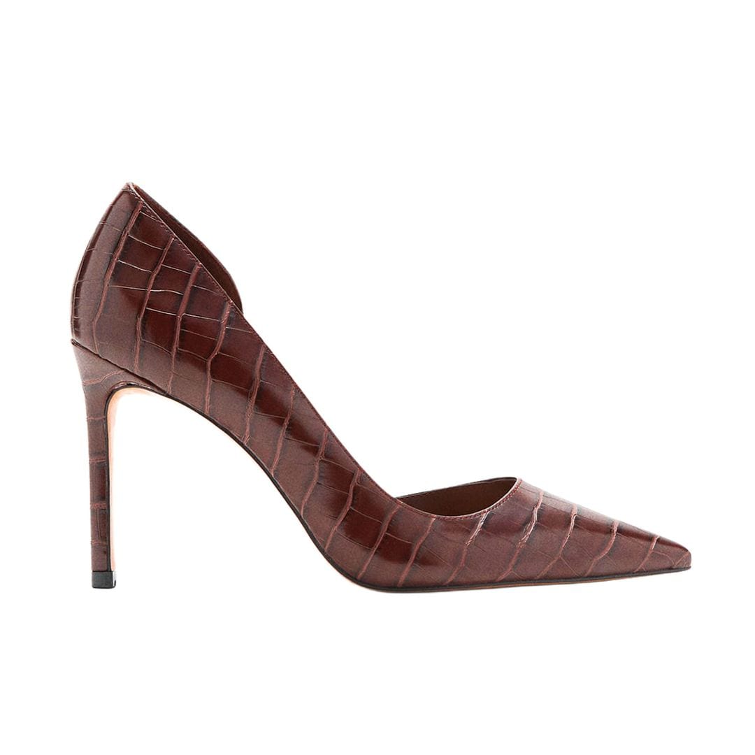 Zapato de salón efecto serpiente (35,95 €), de Mango