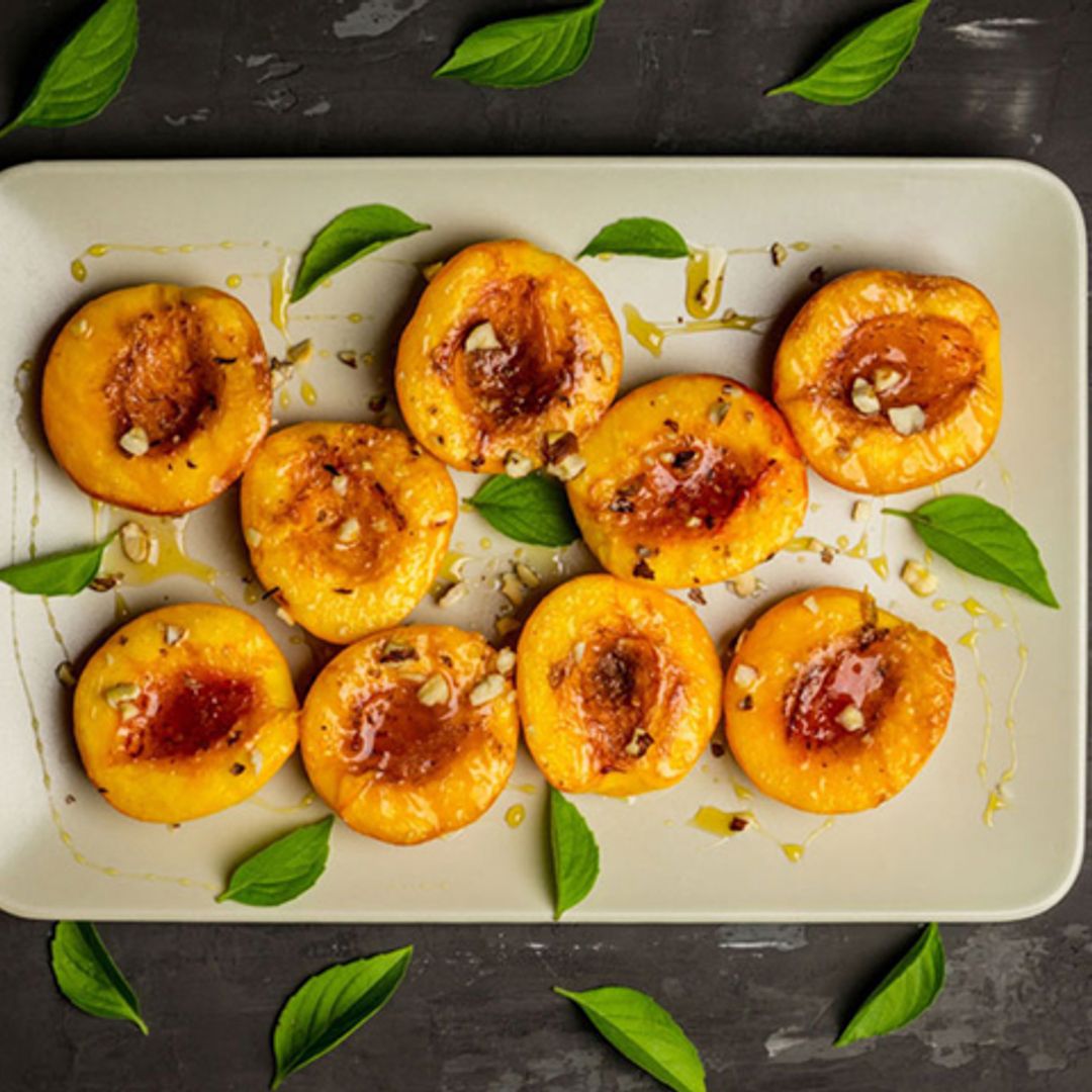 Melocotones con nueces y miel