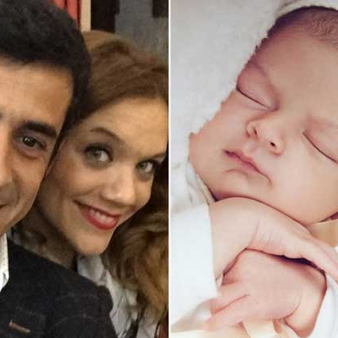 ¡Ya ha cumplido su primer mes! Víctor Janeiro y Beatriz Trapote presumen de su 'mini Víctor'