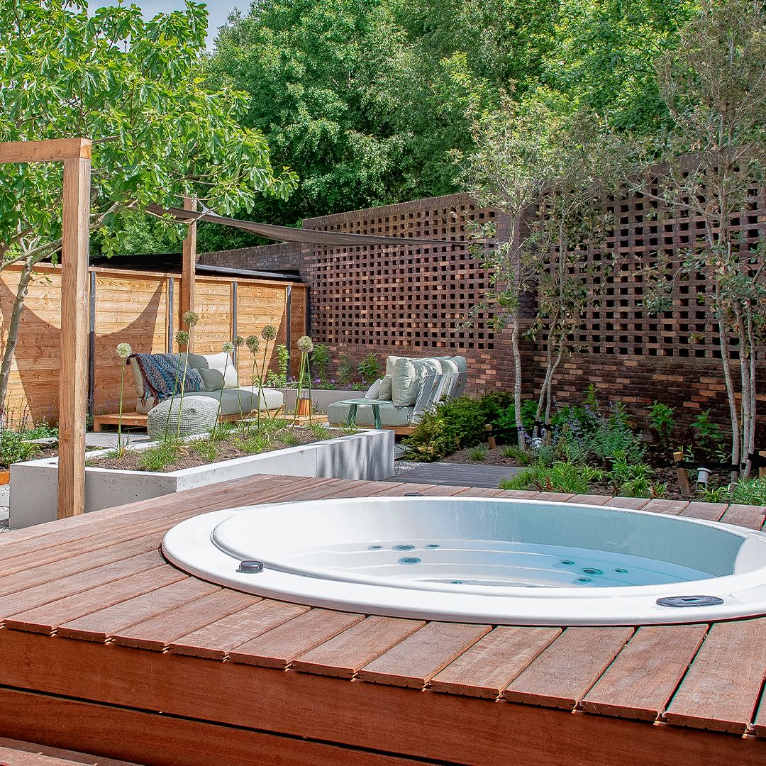 Lo que debes instalar en tu terraza para convertirla en un spa este verano